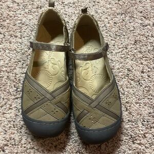 JBU Brown Mary Jane style shoes